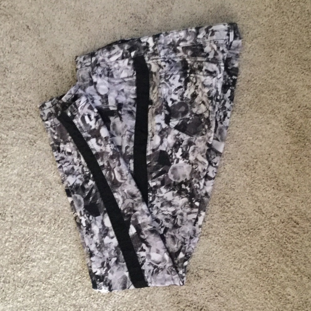 Decorative Pants With Black Vertical Stripes - Picture 4 of 8